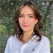 Étudiante à Sciences Po Paris offrant des cours en visio du primaire au lycée